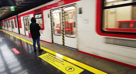 Metro de Santiago adelanta horario de apertura