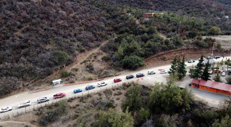Autoridades encabezaron fiscalización vehicular en sector de Farellones