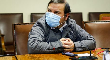 Barrera cuestiona que consulados sean usados como “sucursales” de las AFP