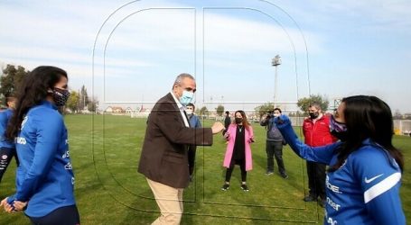 Pensando en el repechaje: La ‘Roja’ femenina regresó a las prácticas en cancha