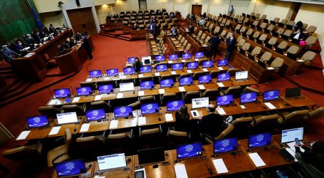 Al Senado proyecto que suspende facultad de las isapres de adecuar planes