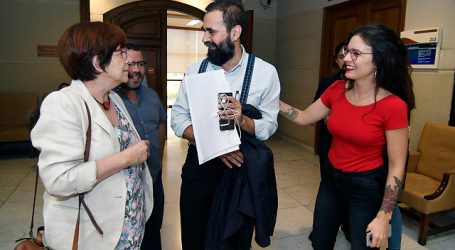 Bancada Comunista critica defensa corporativa de ministro Pérez a Carabineros