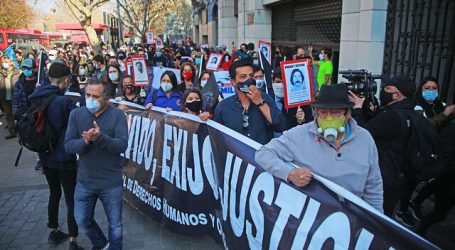 Realizan tradicional romería por víctimas de la dictadura al Cementerio General