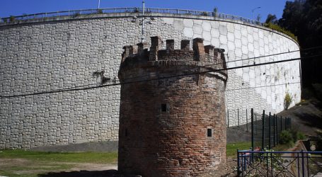 Histórico torreón fue descubierto tras años de estar bajo maleza en Talcahuano