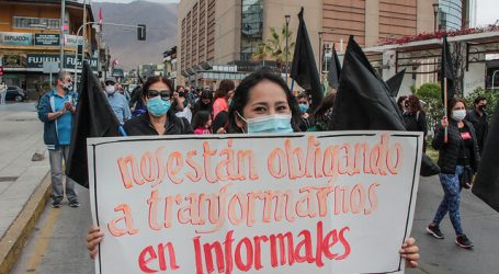 Minoristas de Iquique marchan por tercera vez exigiendo abrir sus locales