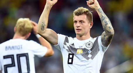 Kroos duda del regreso de Thomas Müller a la selección alemana