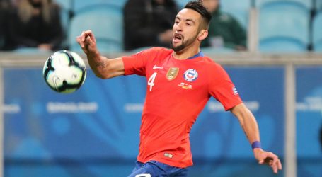 Nueva baja en la ‘Roja’: Mauricio Isla se perderá el duelo con Uruguay