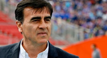 Gustavo Quinteros viajó en auto desde Argentina para asumir en Colo Colo