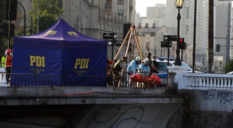 Encuentran cadáver de un hombre en el lecho del río Mapocho