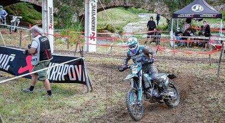 Moto Enduro: Ruy Barbosa tiene grave accidente pero termina la carrera en Italia