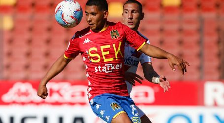 Unión Española superó sobre el final a Curicó Unido y acecha a la UC