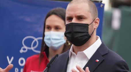 Gobierno evalúa retraso del toque de queda para la noche del Plebiscito