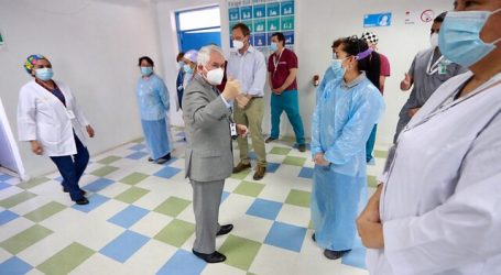 Paris visita a pacientes derivados desde Magallanes a Hospital Metropolitano
