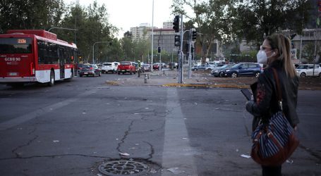 Repitan monumento a general Baquedano tras manifestaciones en Plaza Italia