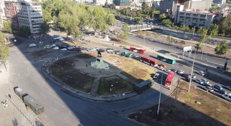 Carabineros informa interrupción del tránsito en Plaza Baquedano