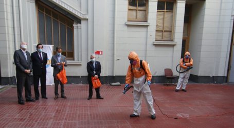 Sanitizarán con nanopartículas de cobre locales de votación de Santiago