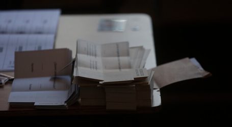 Dos mujeres son detenidas tras fotografiar el voto en San Pedro de La Paz