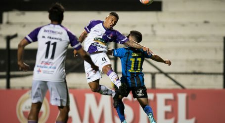 Sudamericana: Huachipato complica sus aspiraciones con derrota ante Fénix