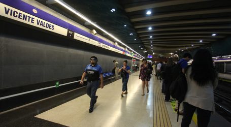 Metro de Santiago informó operación parcial del servicio en la Línea 4