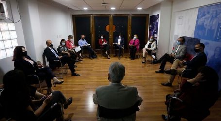 Directores que abrieron colegios apoyarán a colegios que están en el proceso