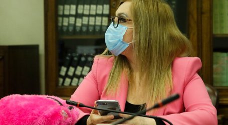 Cadem: Diputada Pamela Jiles es la política mejor evaluada por la ciudadanía