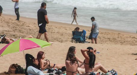 Reginato solicitó adelantar temporada de playas en Viña del Mar