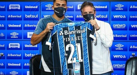 César Pinares fue presentado oficialmente como refuerzo del Gremio brasileño