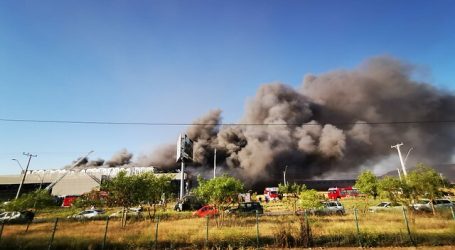 Al menos 20 casas afectadas por incendio en la comuna de Cerro Navia