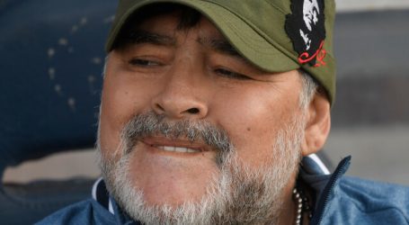 El genio Maradona ya da ‘Gracias a la pelota’