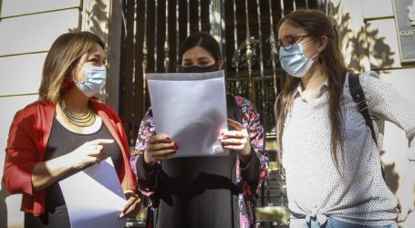 Piden investigar retención de 8 mil cajas de alimentos en gimnasio de Conchalí