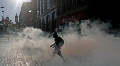 Al menos 21 detenidos por desórdenes en el centro de Santiago