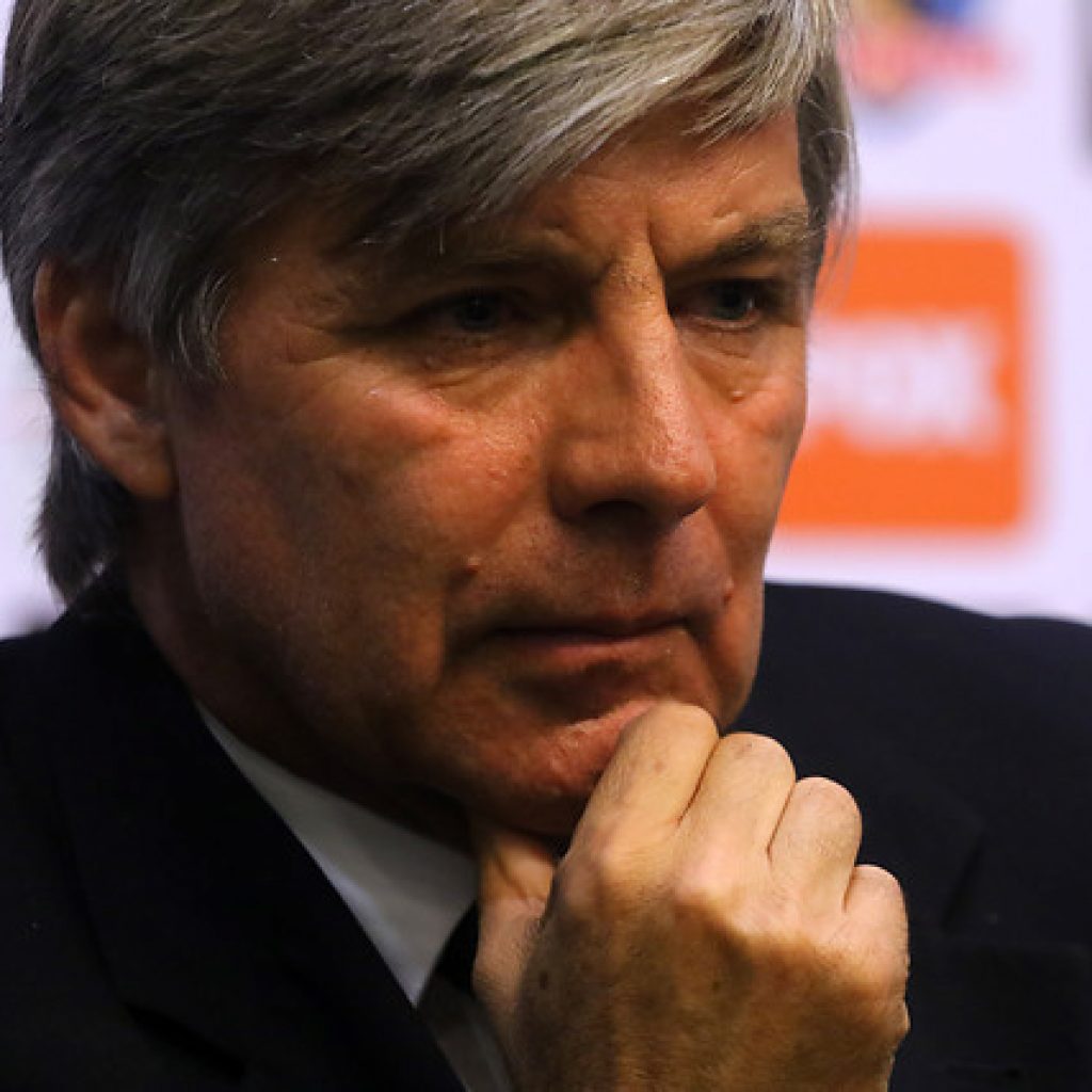 Mayne-Nicholls: "No se acaba el mundo si toca descender"