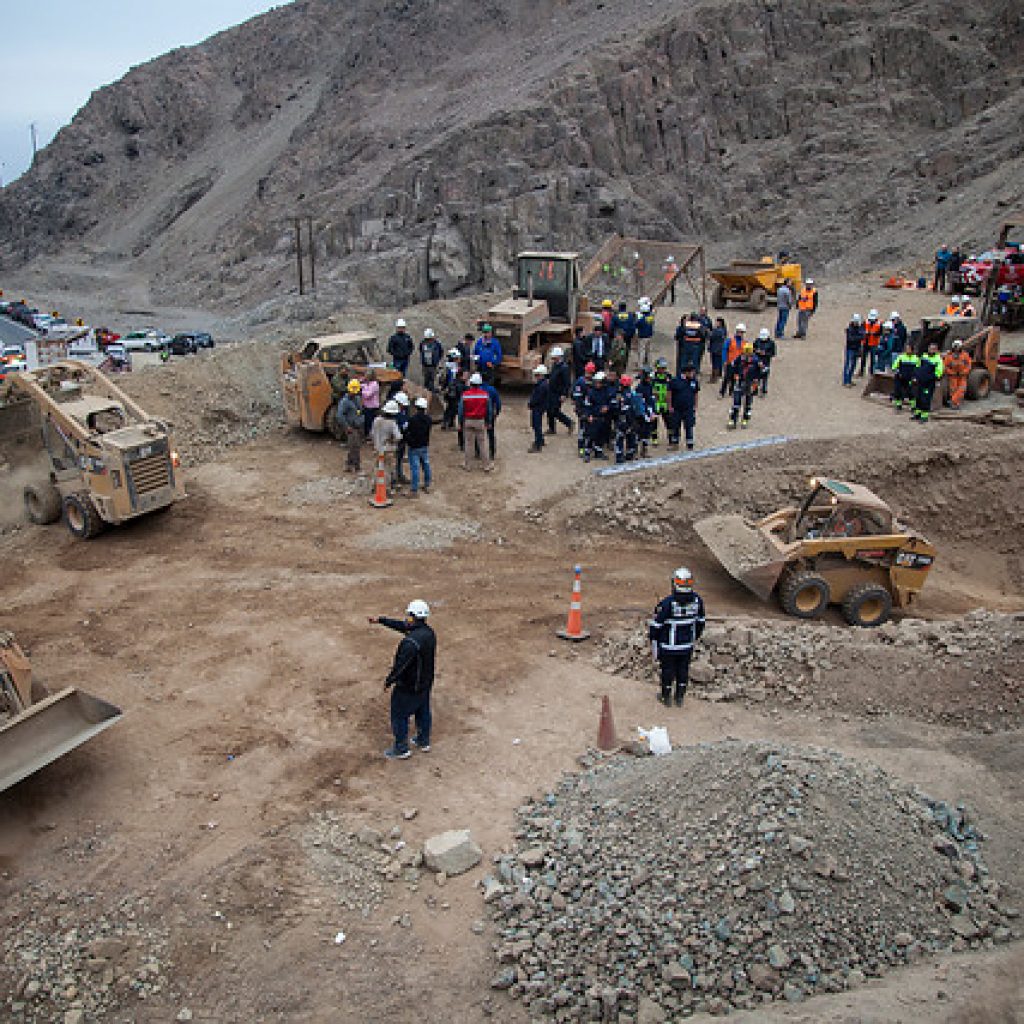 Dos mineros quedan atrapados por derrumbe de mina en Tierra Amarilla