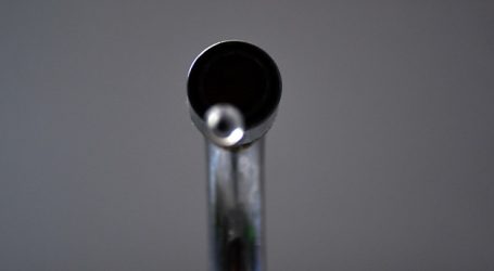 Desalinizadora permite obtener agua potable a pescadores de Puerto Oscuro