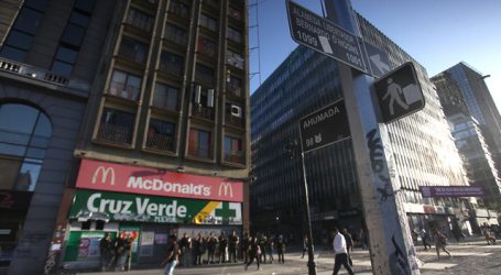 Cierre de estaciones del Metro y desvíos por manifestaciones en Santiago