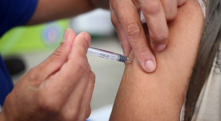 Diputados UDI exigen comenzar a vacunar por sectores más vulnerables