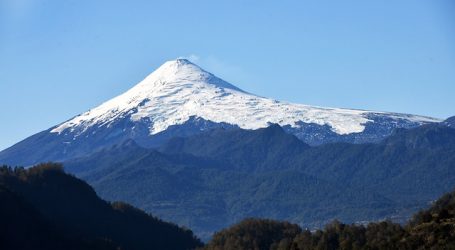 Mantienen Alerta Amarilla por actividad del volcán Villarrica