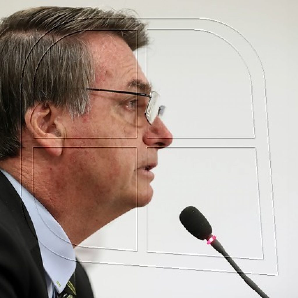 Bolsonaro dice no haber cometido errores durante la pandemia