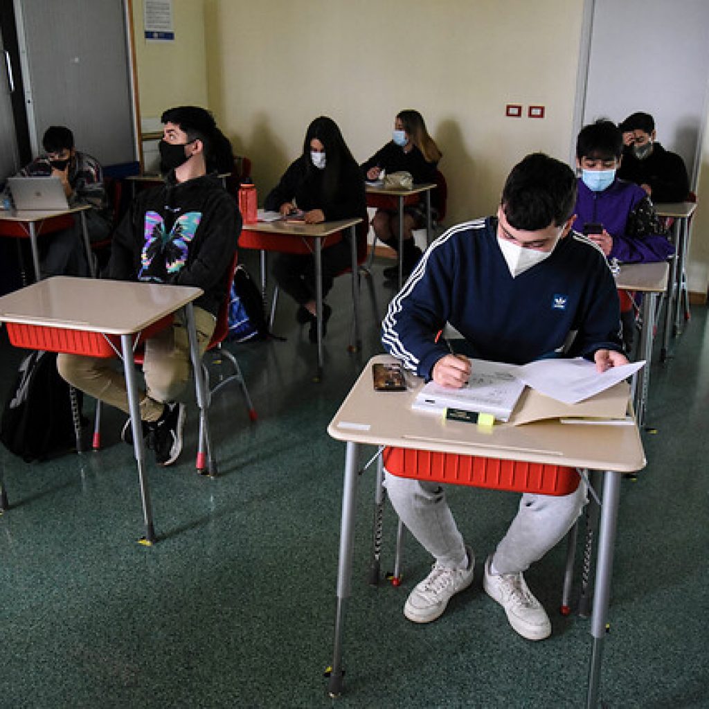 Consejo Asesor considera “imprescindible” volver a clases presenciales en 2021