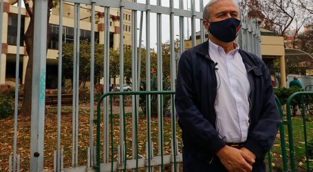 Benito Baranda inscribe su candidatura a constituyente por el distrito 12