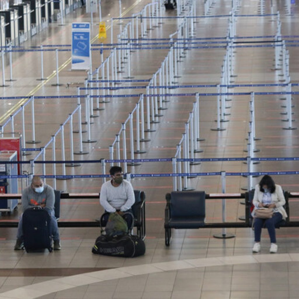 Chile prohíbe entrada al país de extranjeros provenientes del Reino Unido