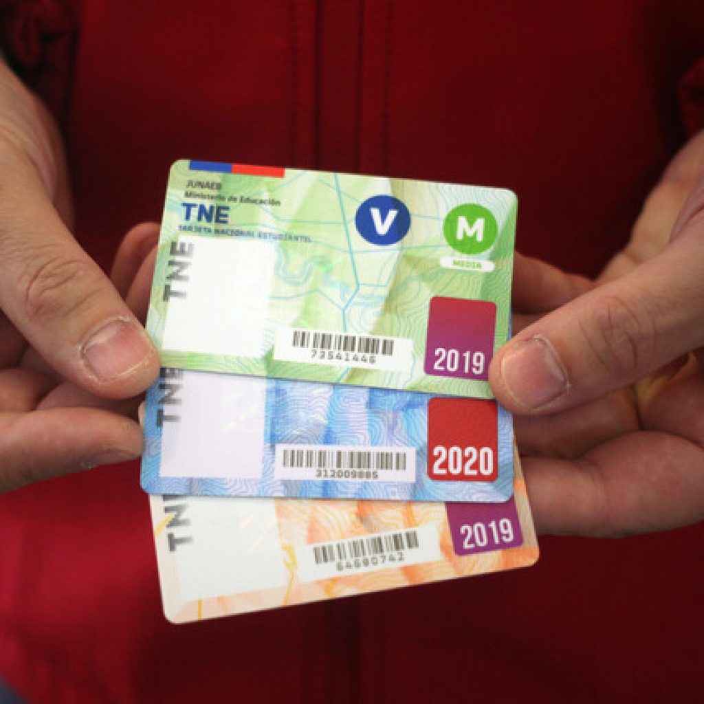 Junaeb comienza proceso online de toma de fotos para la TNE 2021