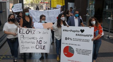 Presentan indicación para que madres puedan subrogar a deudores de pensión