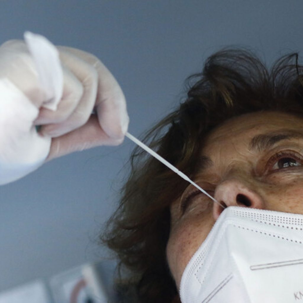 Ministerio de Salud: Chile supera los 3 mil casos nuevos de Covid-19