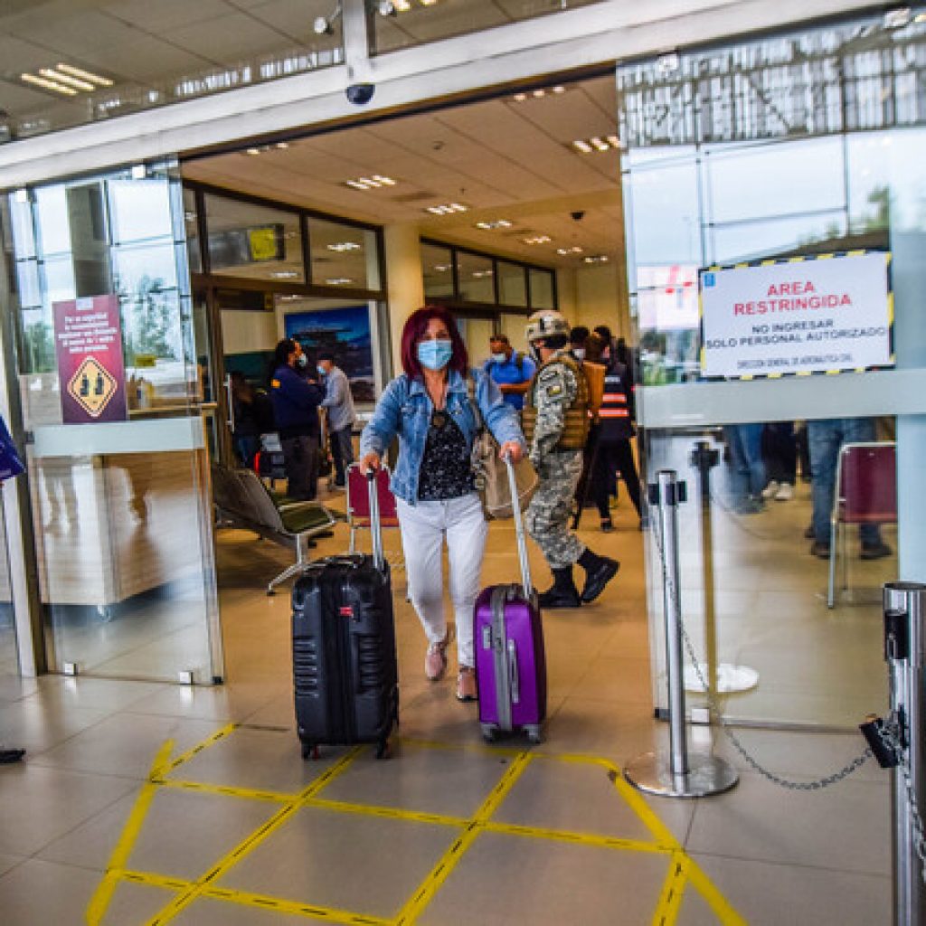 MTT: 600 mil pasajeros se transportaron en avión en noviembre