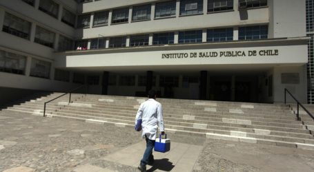 ISP afirma que cepa identificada en Reino Unido no ha sido detectada en Chile