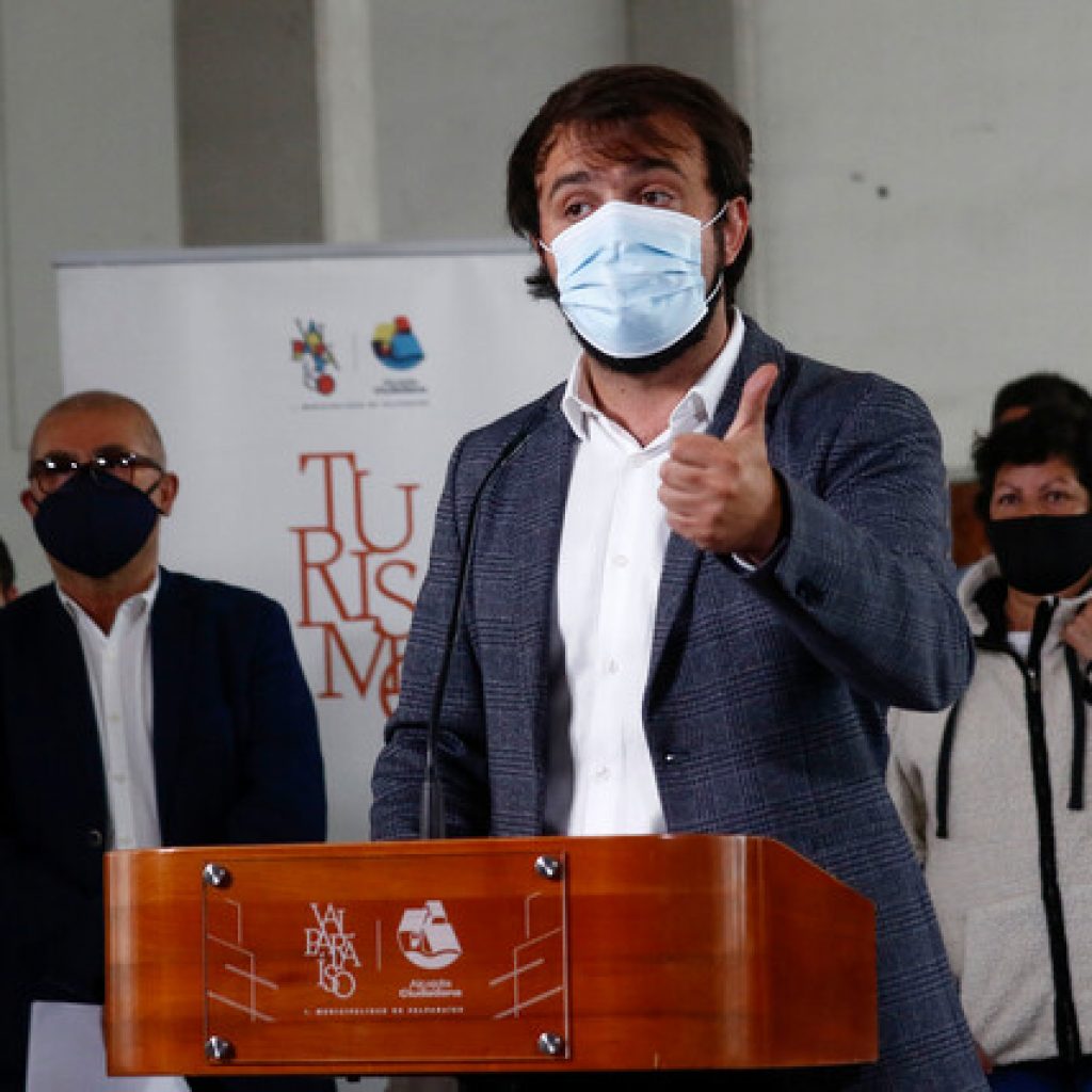 Sharp reconoció gestiones para cambiar de fecha show de fuegos artificiales