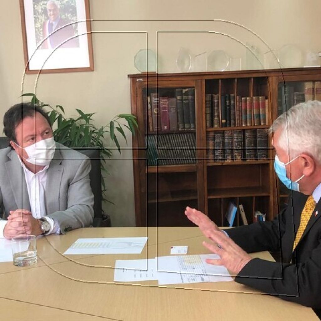 Alcalde de Talca se reunió con Paris para coordinar el proceso de vacunación