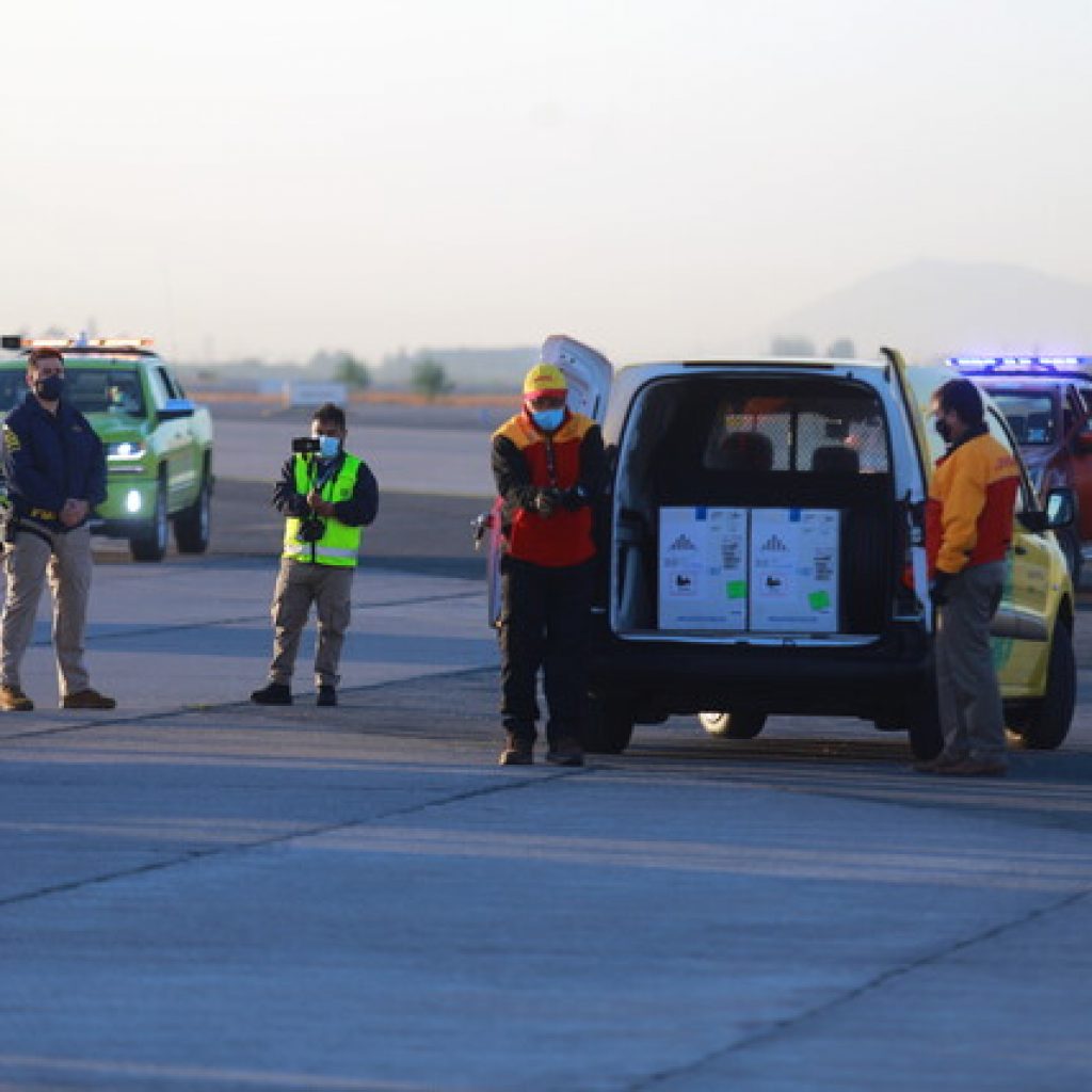 Primer avión con vacunas contra el Covid-19 llegó a la región del Biobío