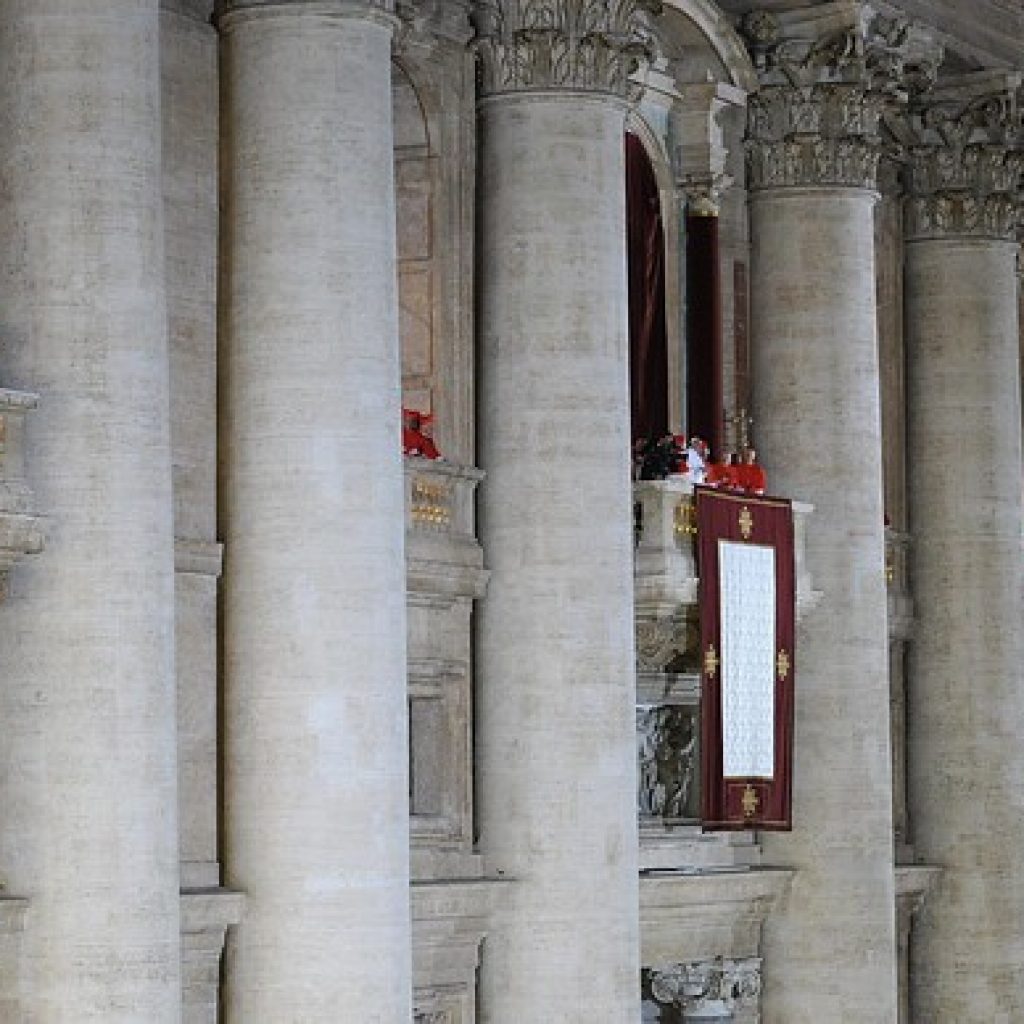 Covid-19: El Papa rezará el Angelus desde la biblioteca del Vaticano